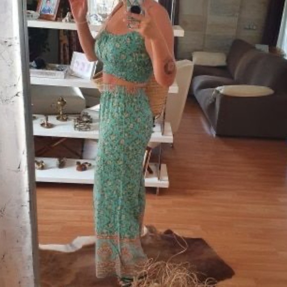 💕Sale💕 2-piece crop and pants - Picture 5 of 15